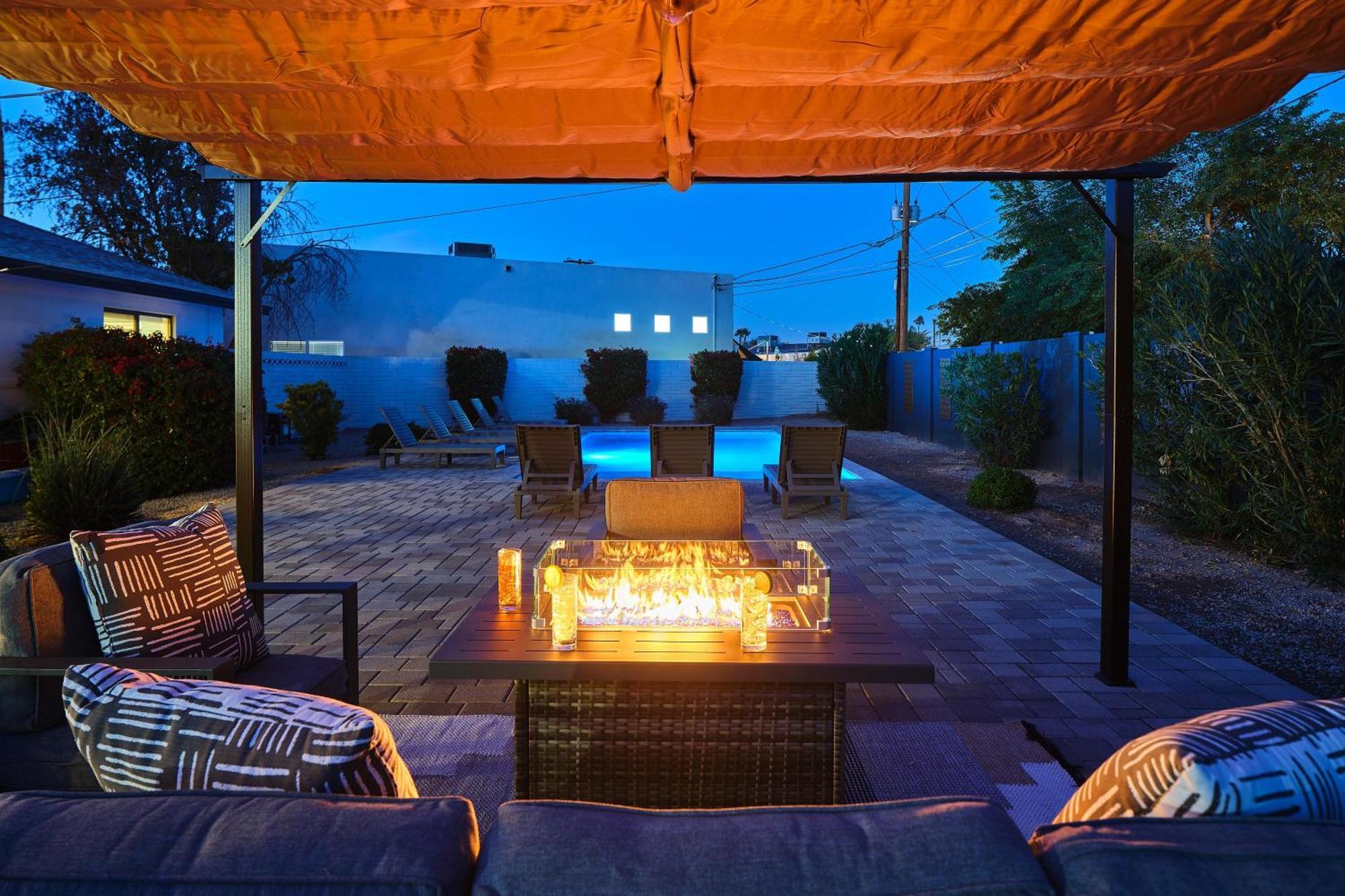 Disco In The Desert - Walk To Old Town Holiday home Scottsdale