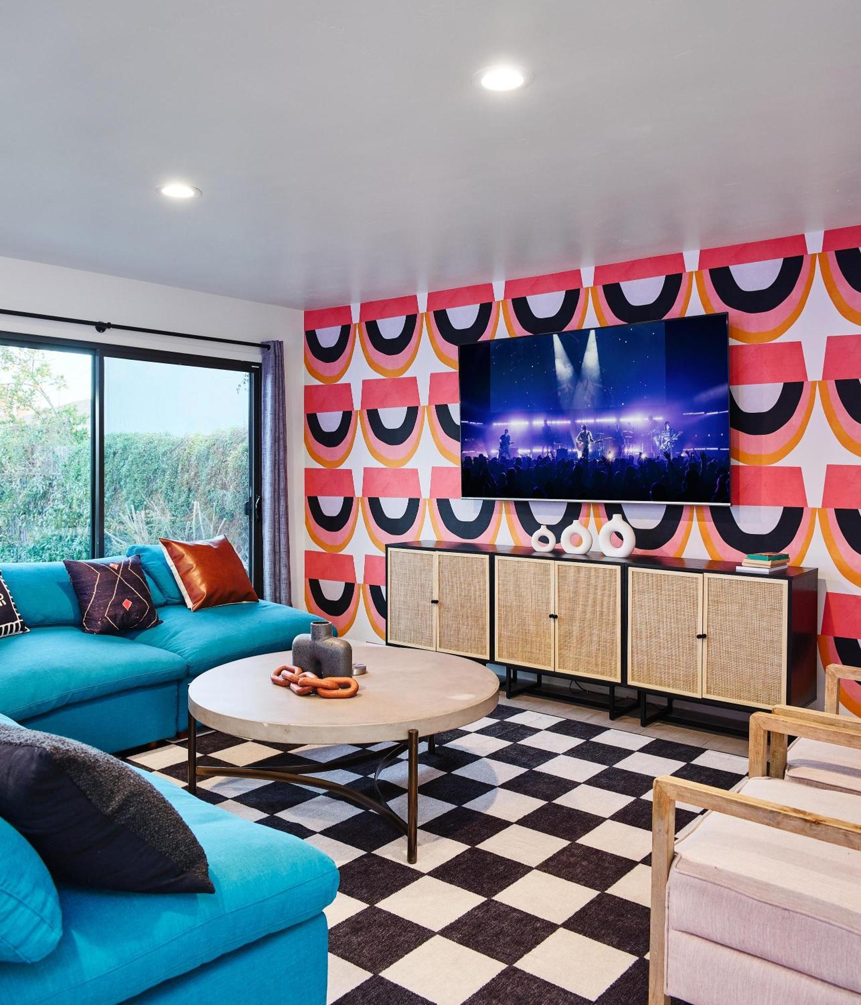 Disco In The Desert - Walk To Old Town Holiday home *
